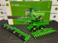 ERTL 45990 1:32 SCALE JOHN DEERE S7 900 COMBINE HARVESTER WITH GRAIN AND MAIZE HEADERS