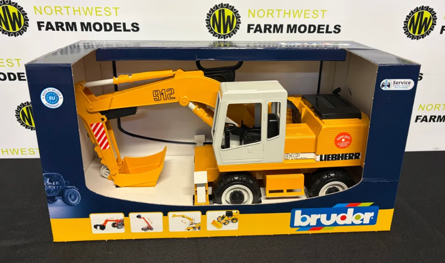 BRUDER 02426 1:16 SALE LIEBHERR EXCAVATOR