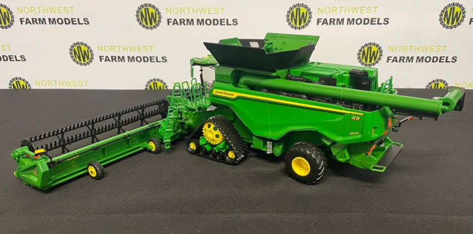 ERTL 45759 1:32 SCALE JOHN DEERE X9 1000 TRACKED COMBINE HARVESTER WITH 2 HEADERS