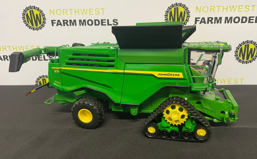 ERTL 45759 1:32 SCALE JOHN DEERE X9 1000 TRACKED COMBINE HARVESTER WITH 2 HEADERS